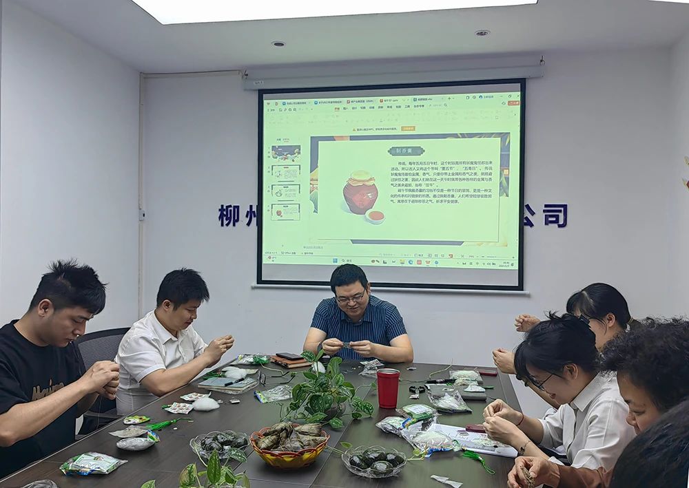 14d2fb3f5afe633c71f812197c989f06.jpg 14d2fb3f5afe633c71f812197c989f06.jpg